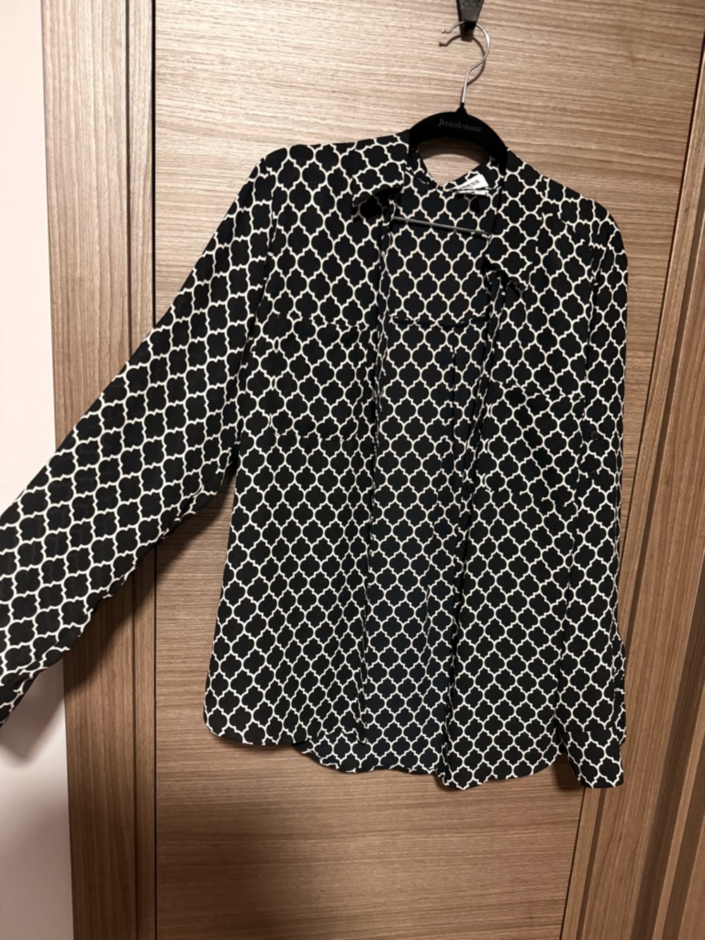 Express Black & White Geometric Tie-Neck Blouse
